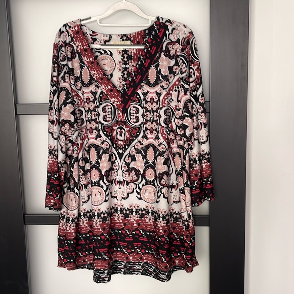 Park & Main Gorgeous Flower Top Burgundy, pink, cream black Abstract Floral  3X